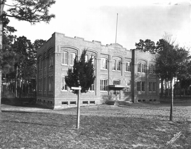 Elfers School Jan. 28, 1926. Photo courtesy of the Burgert… Flickr