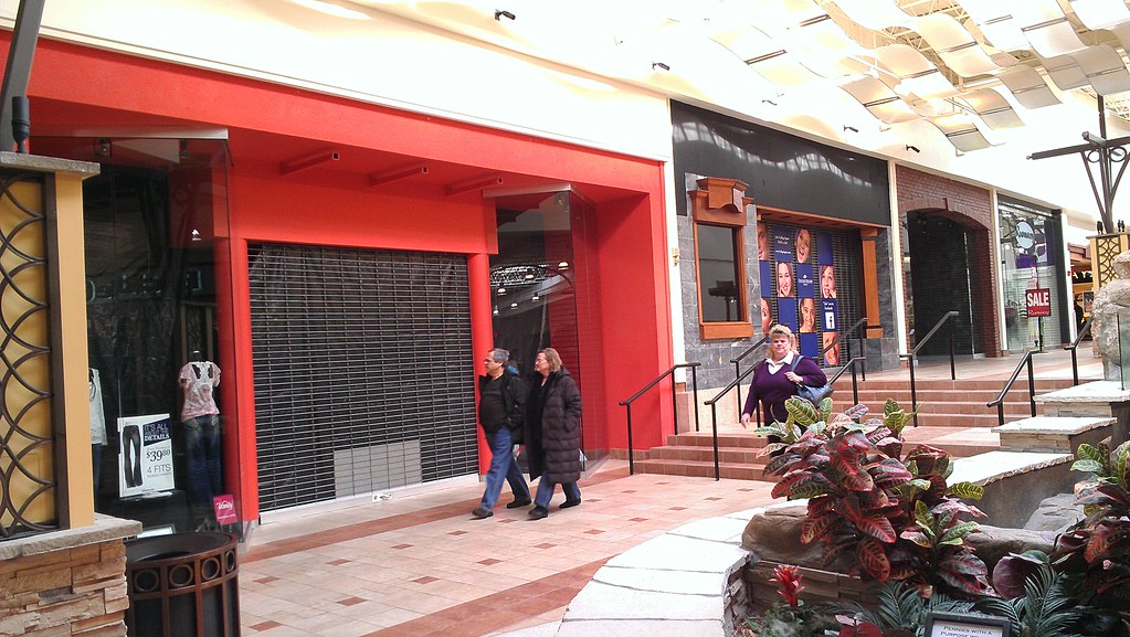 College Square Mall Cedar Falls (Waterloo), Iowa Forme… Flickr