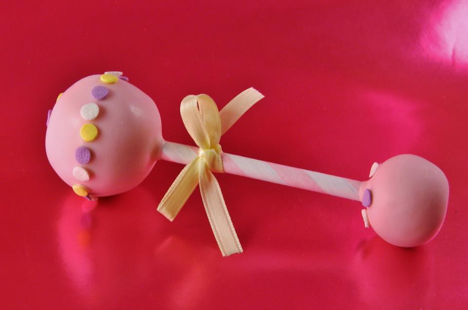 Baby Rattle Cake Pop Baby rattles! Both ends are cake pops… Flickr