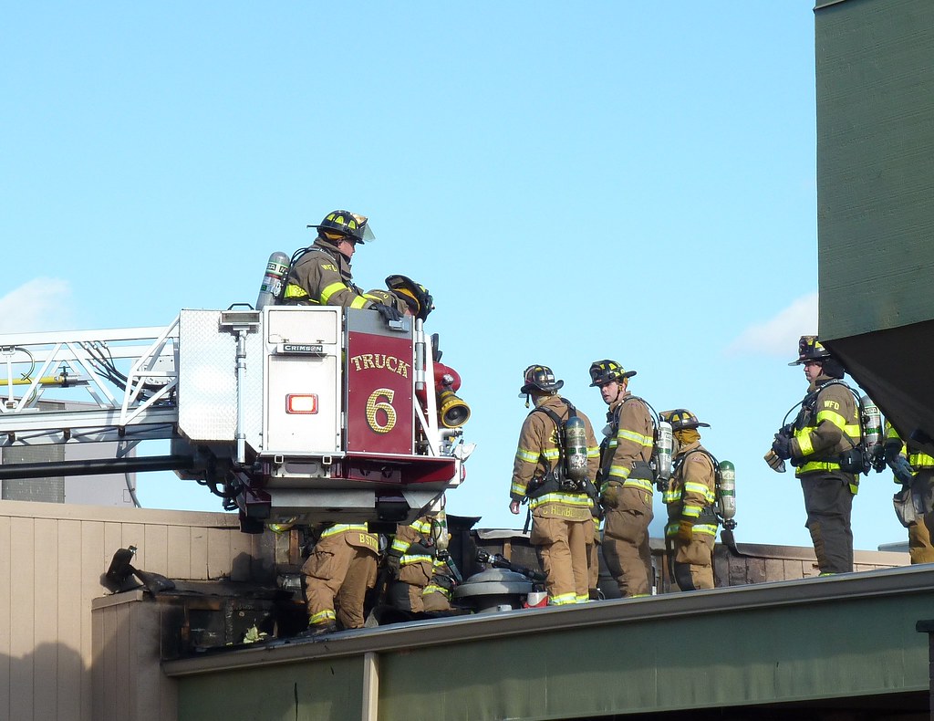 Mutaul Aid Fire with Getzville 12/08/11 Williamsville Fire Department