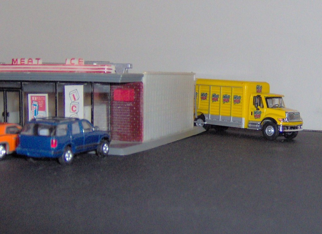 069 A MELLO YELLO Truck (Tullahoma TN) making a delivery Flickr