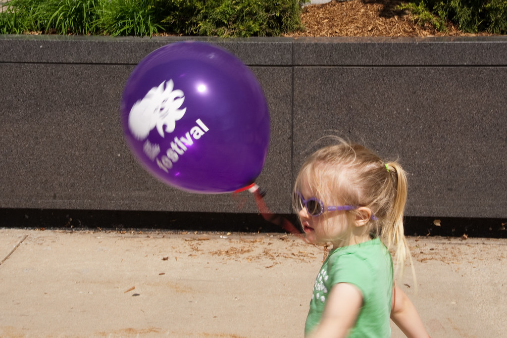 Balloon Laurel with her balloon at Festival of the Arts. Carrie