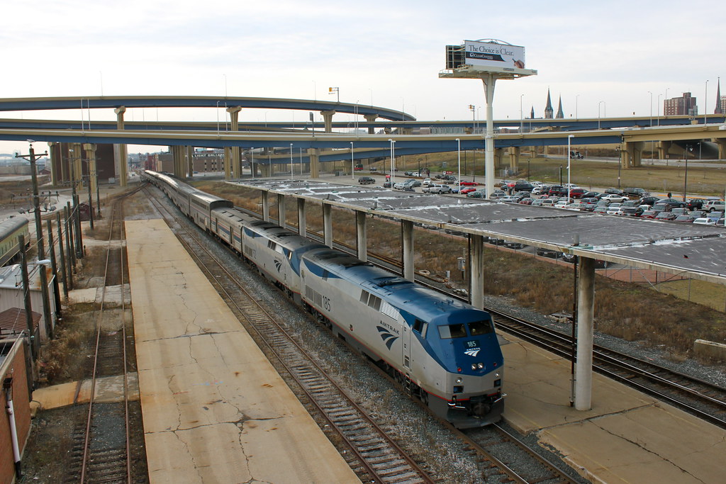 Amtrak 185 at Milwaukee, WI Amtrak 185 leads Amtrak train … Flickr