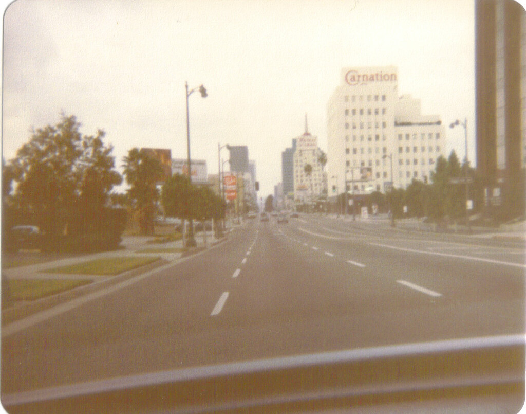 Wilshire Blvd, Los Angeles, 1976 This looks west just befo… Flickr