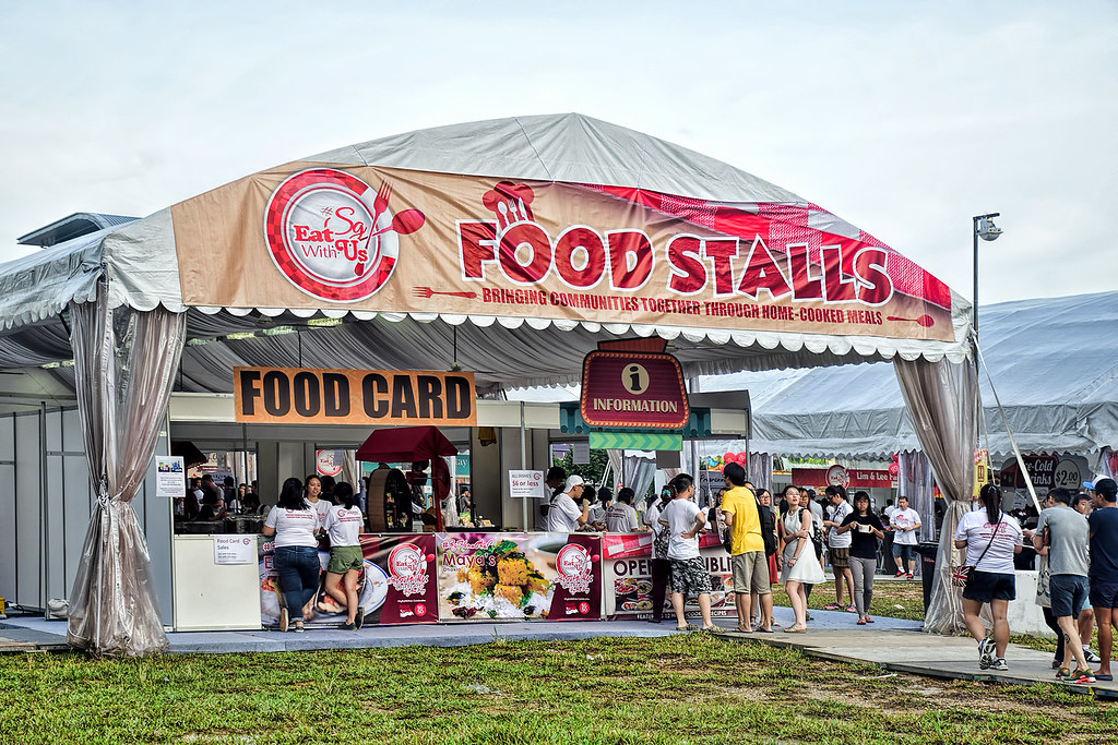 Food and beverages stalls at the waterfront promenade ope… Flickr