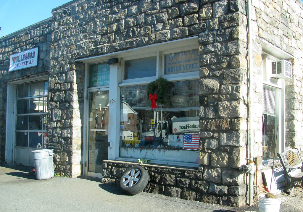 WILLIAM'S..... Auto Repair & Service Station on 494 N… Flickr