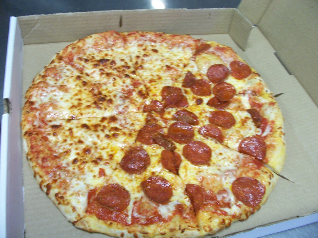Half Cheese & Half Pepperoni Pizza Spanky's Pizza 225 Depo… Flickr