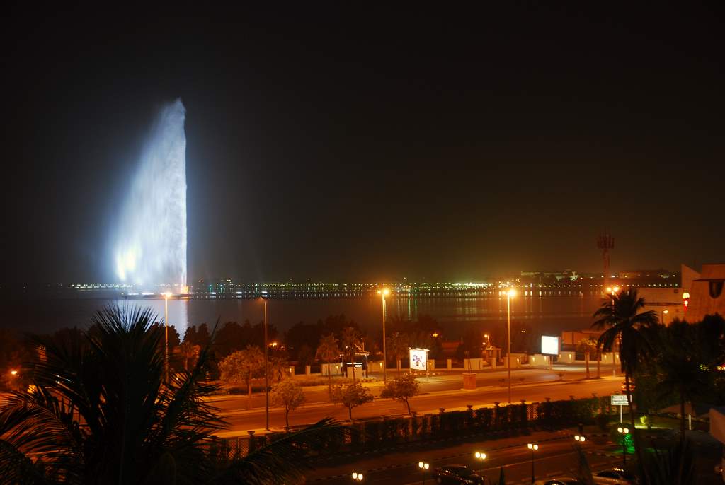 Jeddah's Fountain by night King Fahd's Fountain, also know… Flickr