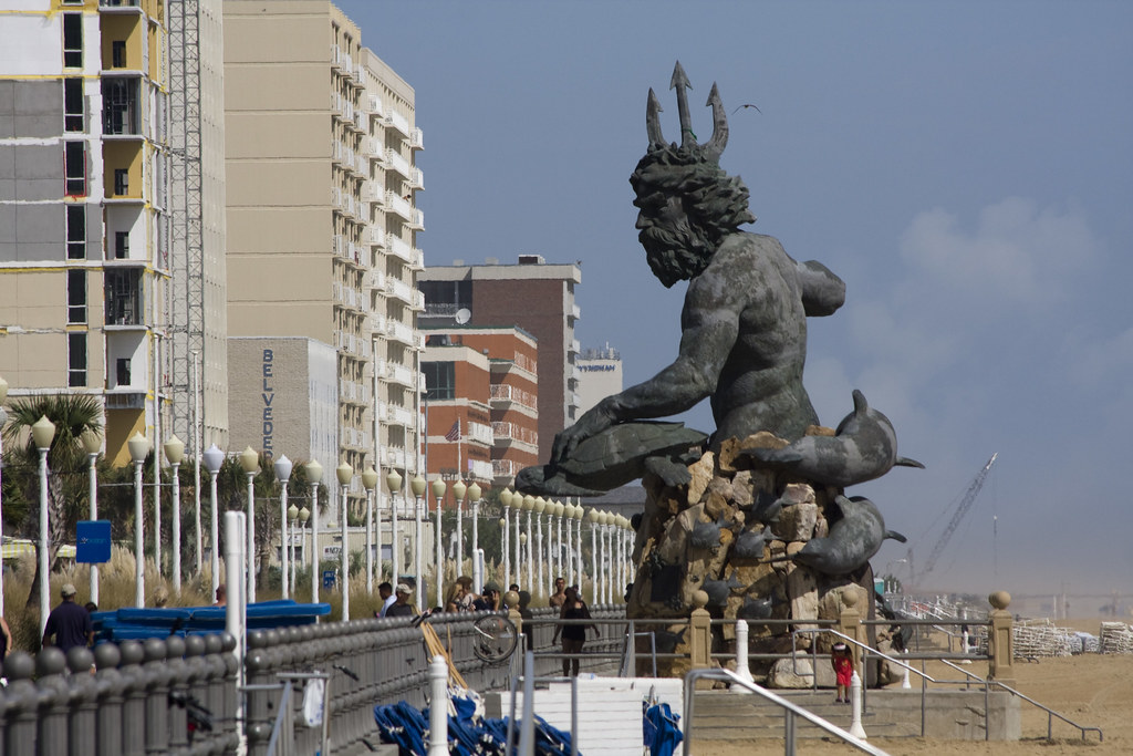 082611AOI229004 A statue of King Neptune sits at the 31s… Flickr