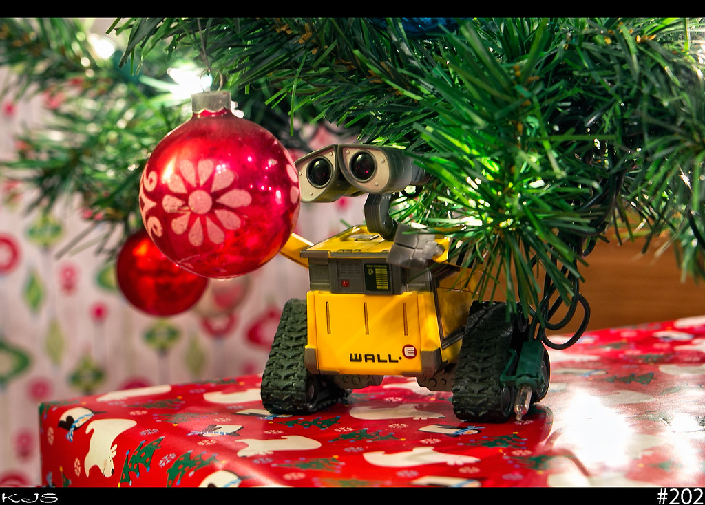 Walle The Christmas tree went up today and the presents a… Flickr