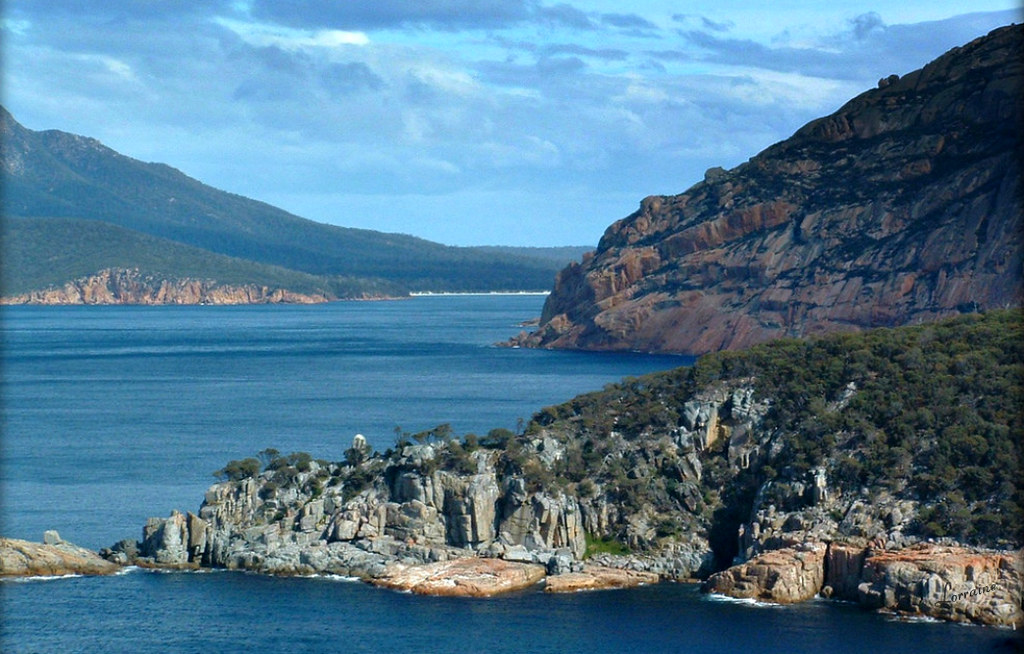 Coles Bay Lookout Taken from the Cape Tourville Lighthouse… Flickr