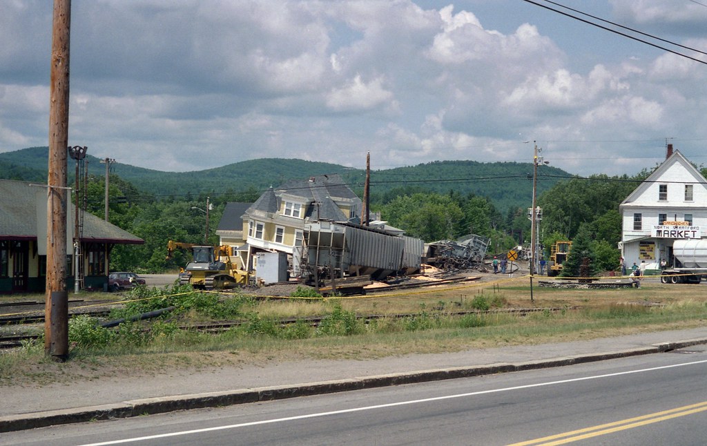 Train Wreck in New Hampshire A train wreck at North Stratf… Flickr