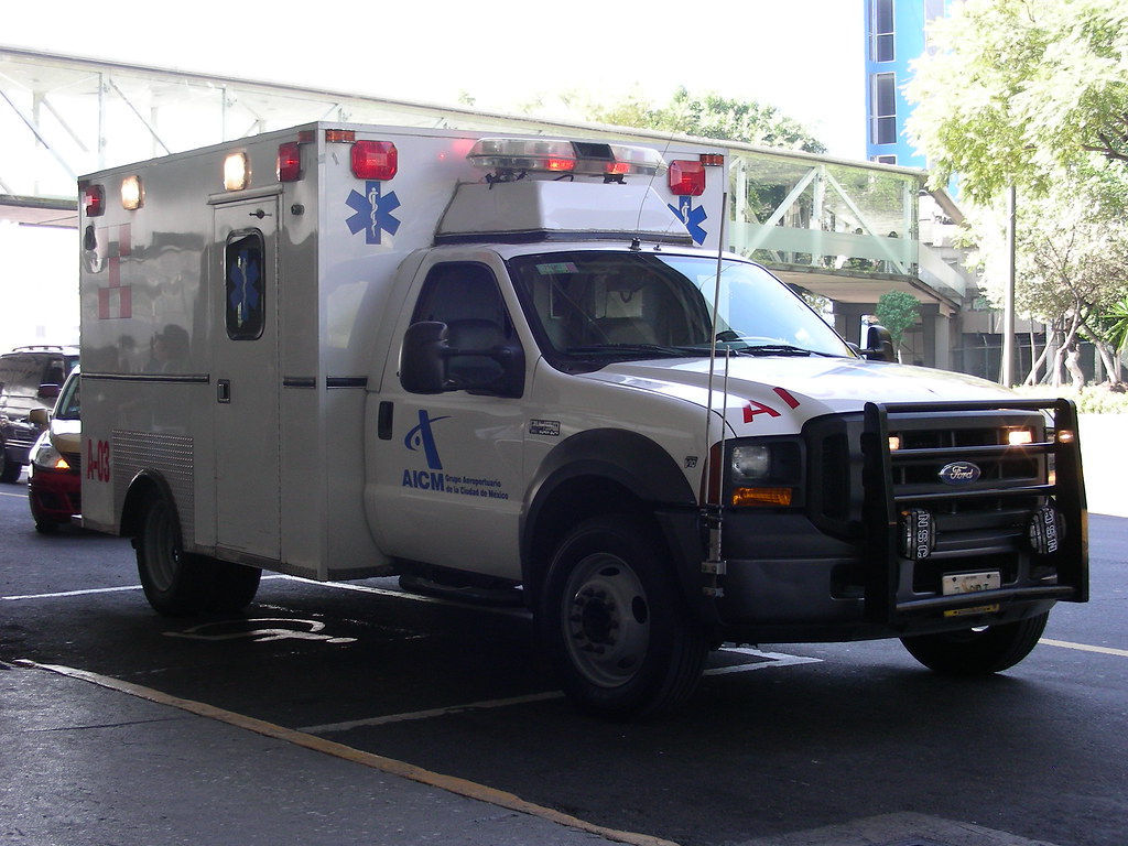 Mexico City Ambulance Ford ambulance at Mexico City Benito… Flickr