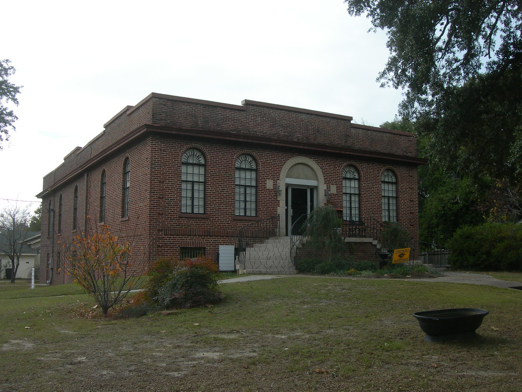 Emma Knox Kenan Library Geneva, Alabama This building was … Flickr