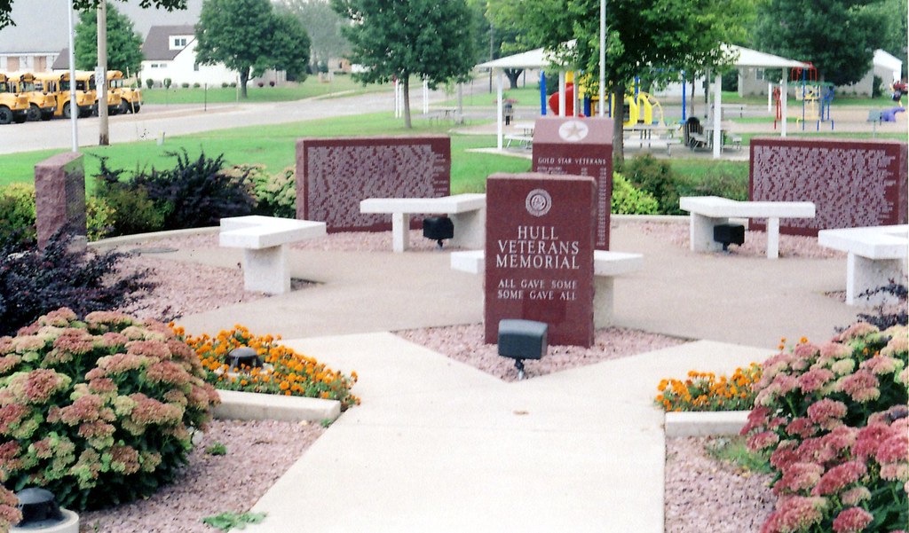 Hull, IA, Veterans Memorial 2005 (1 of a multiple picture … Flickr