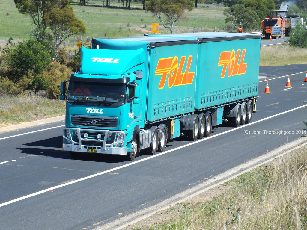 Toll Volvo Regular runners on the Hume Hwy in south easter… Flickr