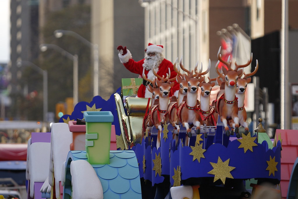 107th Annual Toronto Santa Claus Parade Toronto, Canada … Flickr