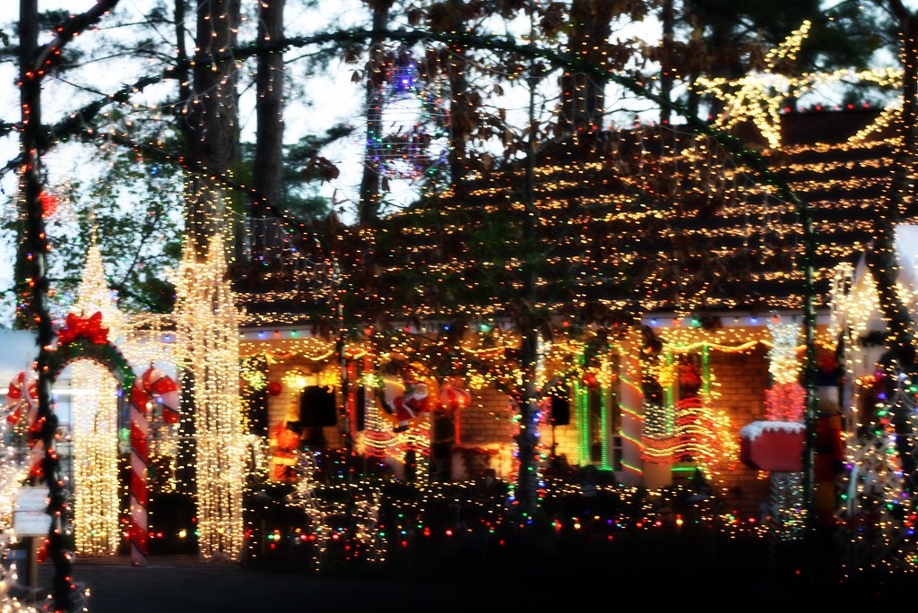 Gullo Christmas Spectacular Enjoy the sights and sounds of… Flickr