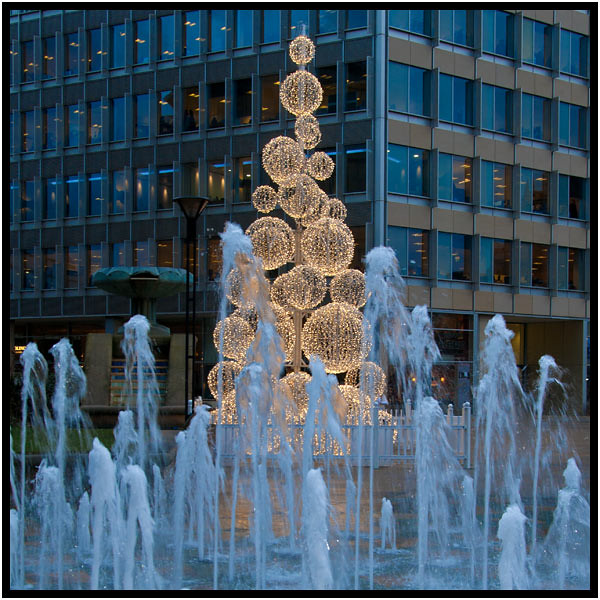 DSC_0196 Sheffield's Christmas lights in the Peace Gardens… Flickr