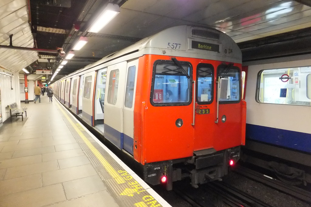 Hammersmith & City Liverpool Street 14/01/2012 London Unde… Rail