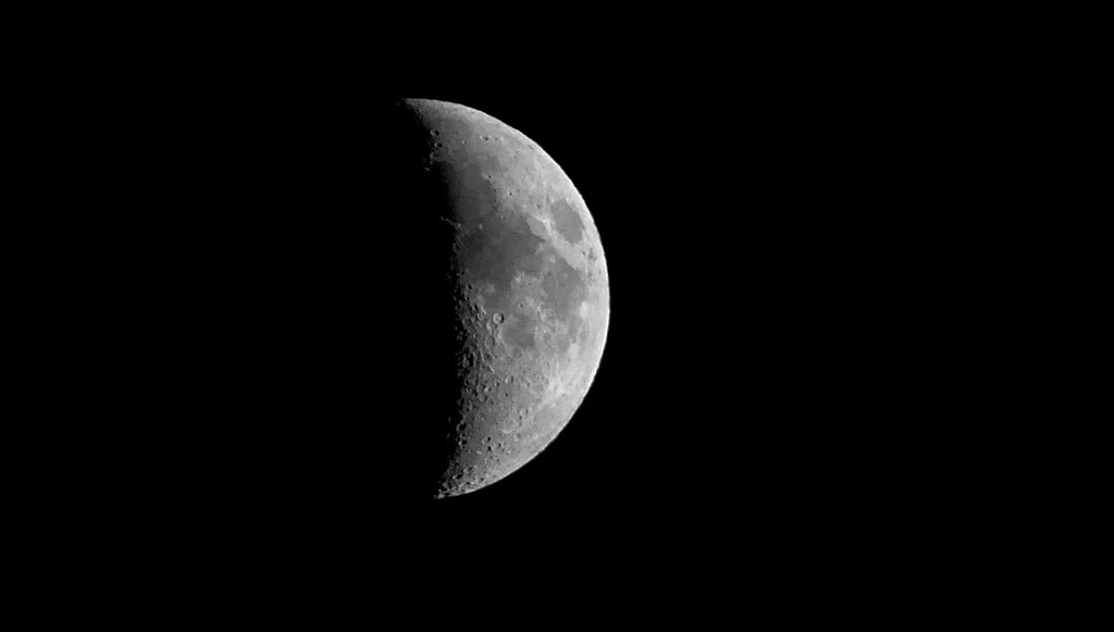 500mm_Moon Took a third attempt at the moon tonight.. josephdepalma Flickr