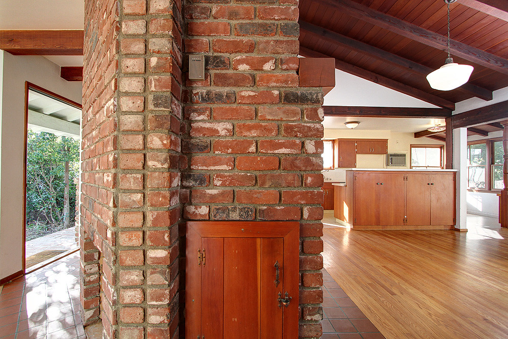 5353 Kincheloe Drive, Eagle Rock Chimney between living ro… Flickr