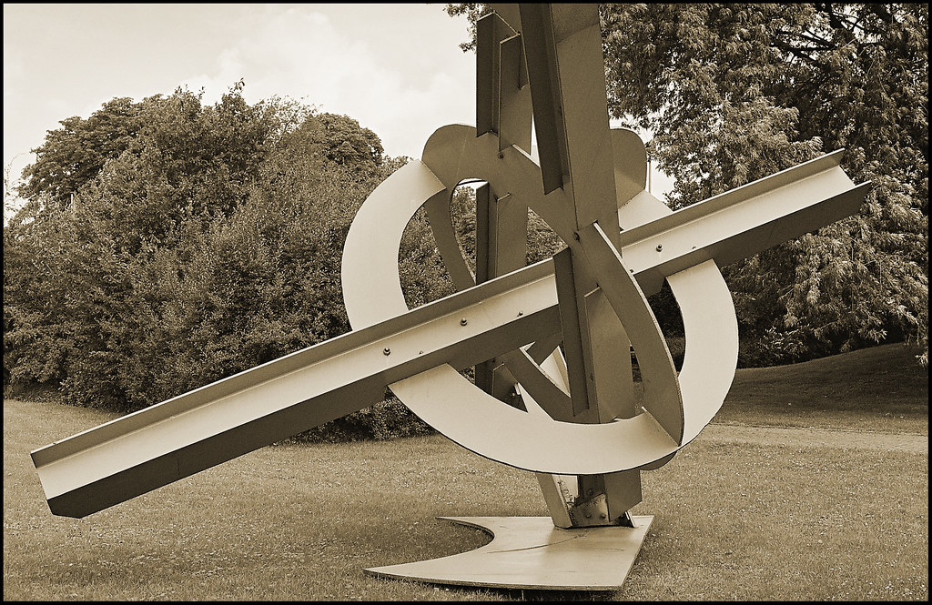 Skulpturenpark Köln / Cologne Sculpture Garden. Mark di Suvero Racine