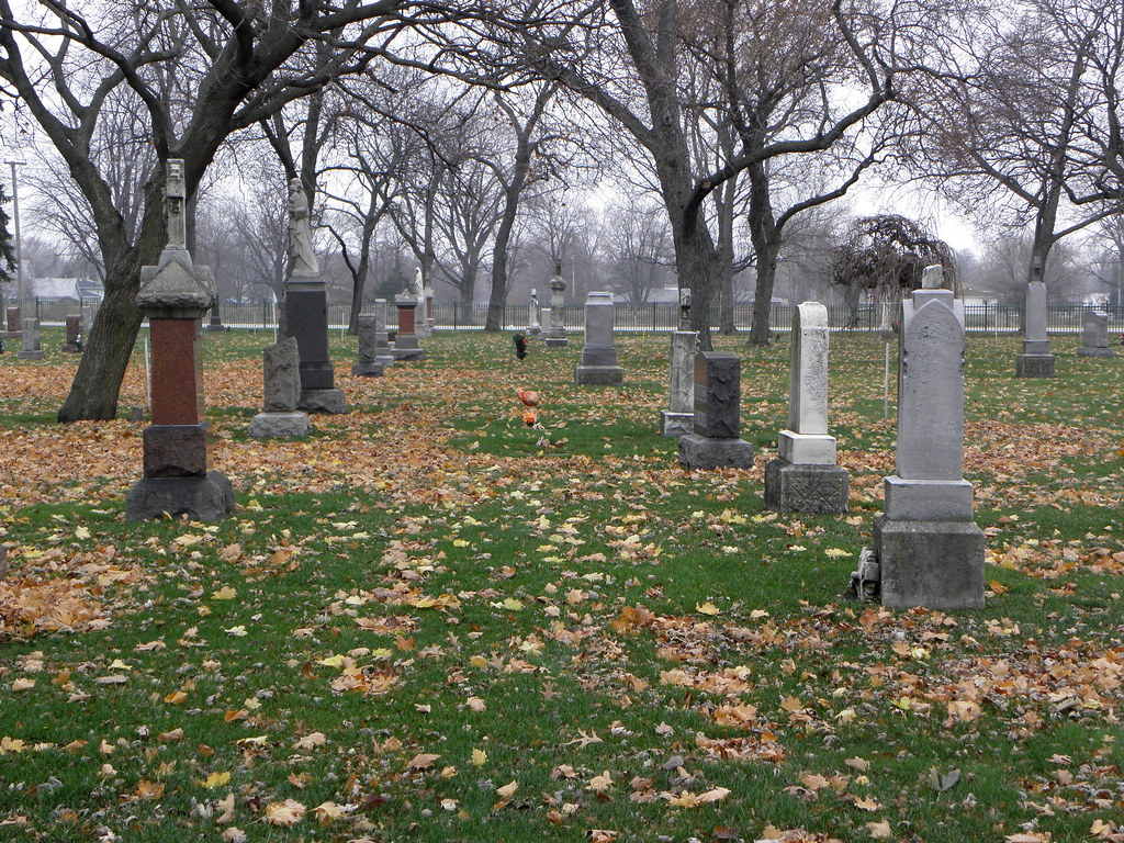Holy Cross Cemetery, Calumet City, IL Holy Cross Cemetery,… Flickr