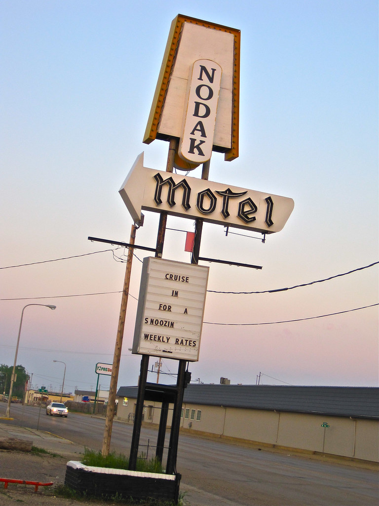 Nodak Motel, Dickinson, ND Nodak Motel, 600 East Villard S… Flickr