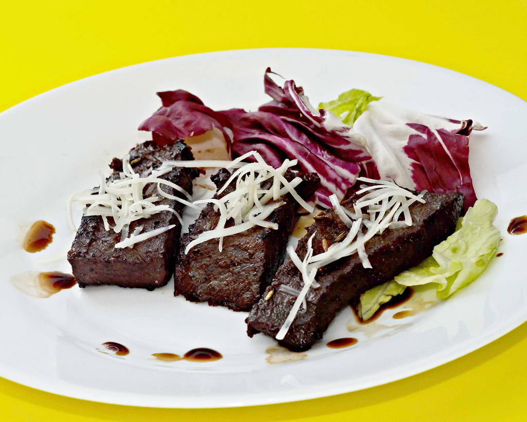 Flat Iron Steak w/asiago cheese recipe Taken with a Nikon … Flickr