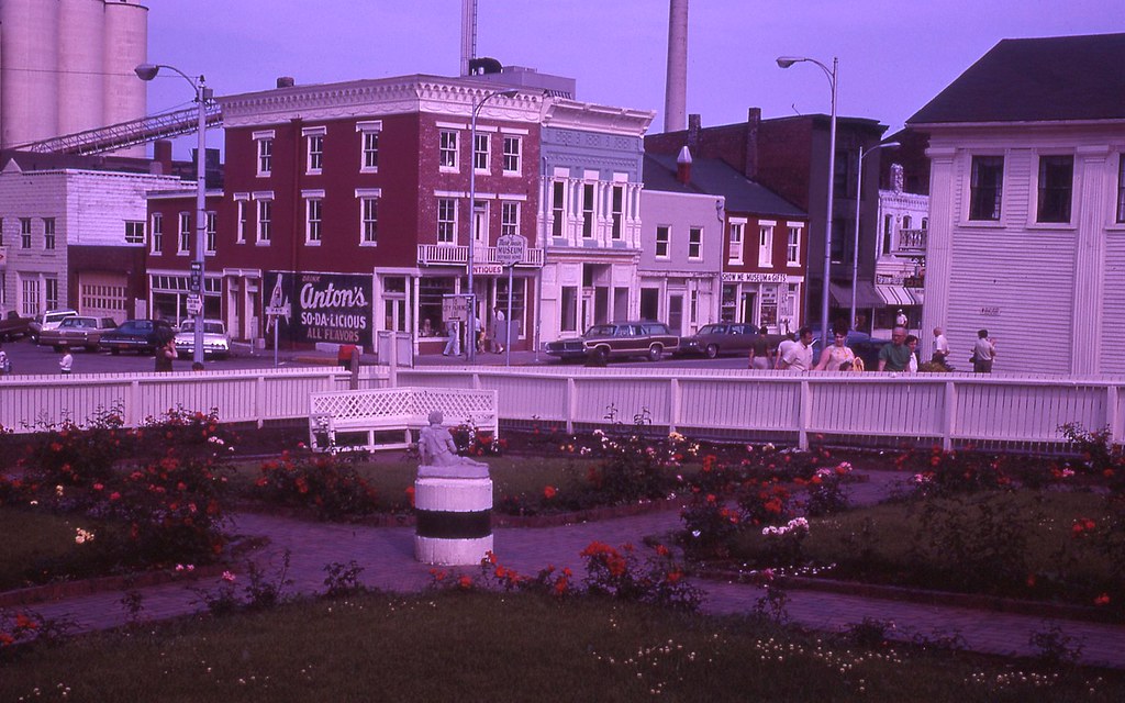 Hannibal, Missouri 1969 img029 [unlabeled processed 7/69… Flickr