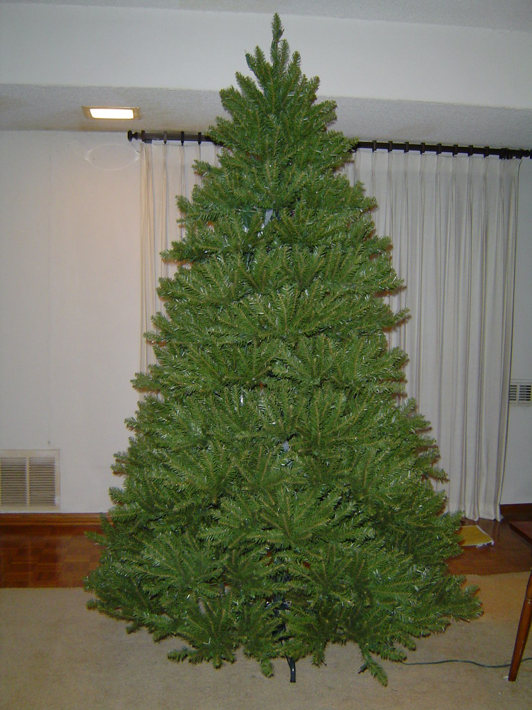 Unboxing My Prelit 7 1/2 Foot Tall PVC Christmas Tree 33… Flickr