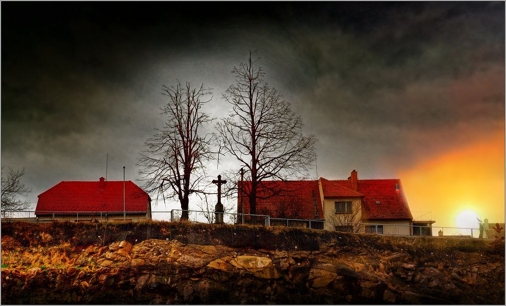 Jesus Christ lives! Perhaps one of the two houses. Flickr