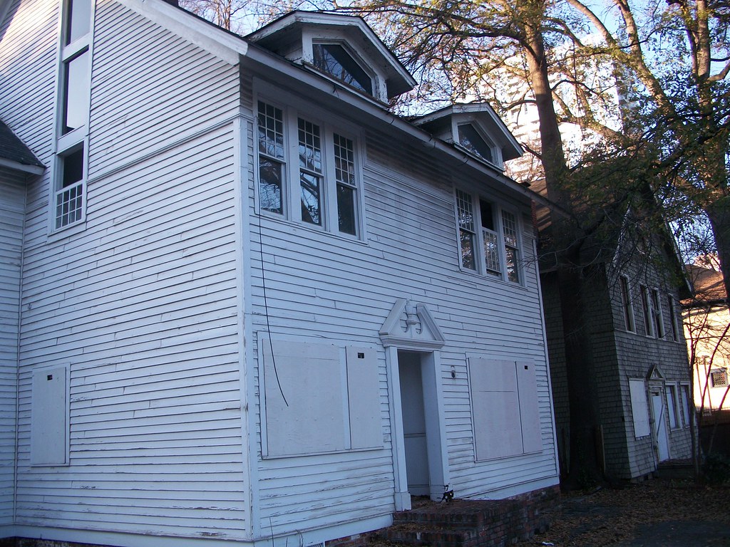 Endangered homes on Juniper St at 5th Street, Midtown, Atl… Flickr