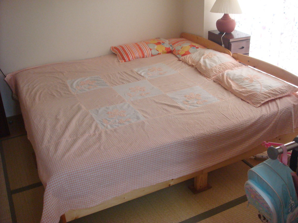 King size Bed 200x200 (2Single bed) 10000 Yen Availabl… Flickr