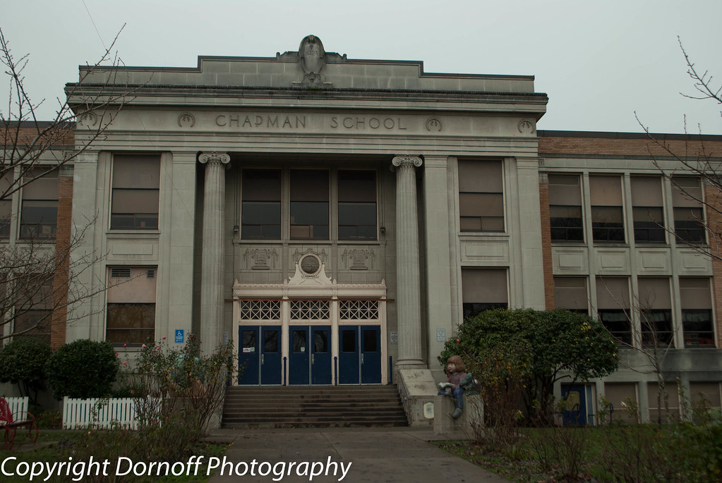 Chapman School The Chapman School sits in the nrothwest si… Flickr