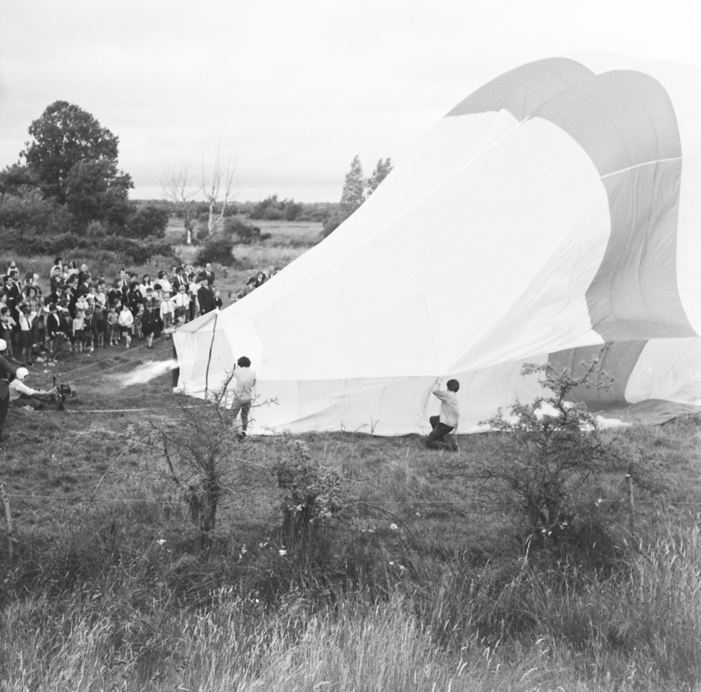 Just a load of Hot Air A hot air balloon, captured midinf… Flickr