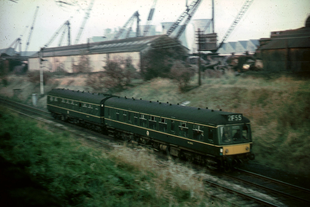 216 Southport to Lime St DMU passing under Prescot Road Flickr