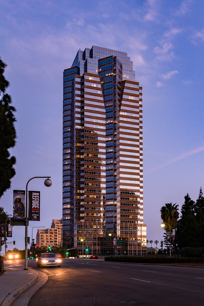 Los Angeles Fox Plaza Fox Plaza, the headquarters of Twe… Flickr