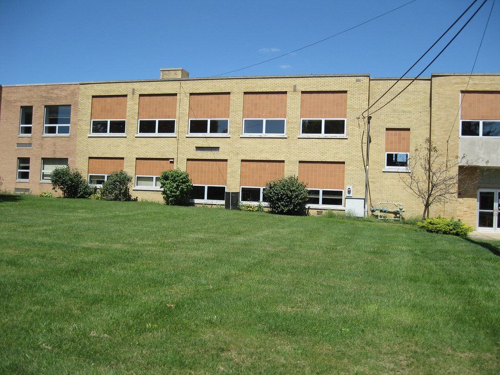 082710Green Township SchoolGreenford, Ohio (5) Flickr
