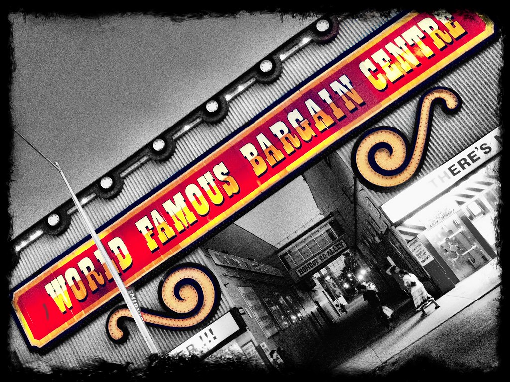 World Famous Bargain Centre Honest Ed's, corner of Bloor a… Flickr