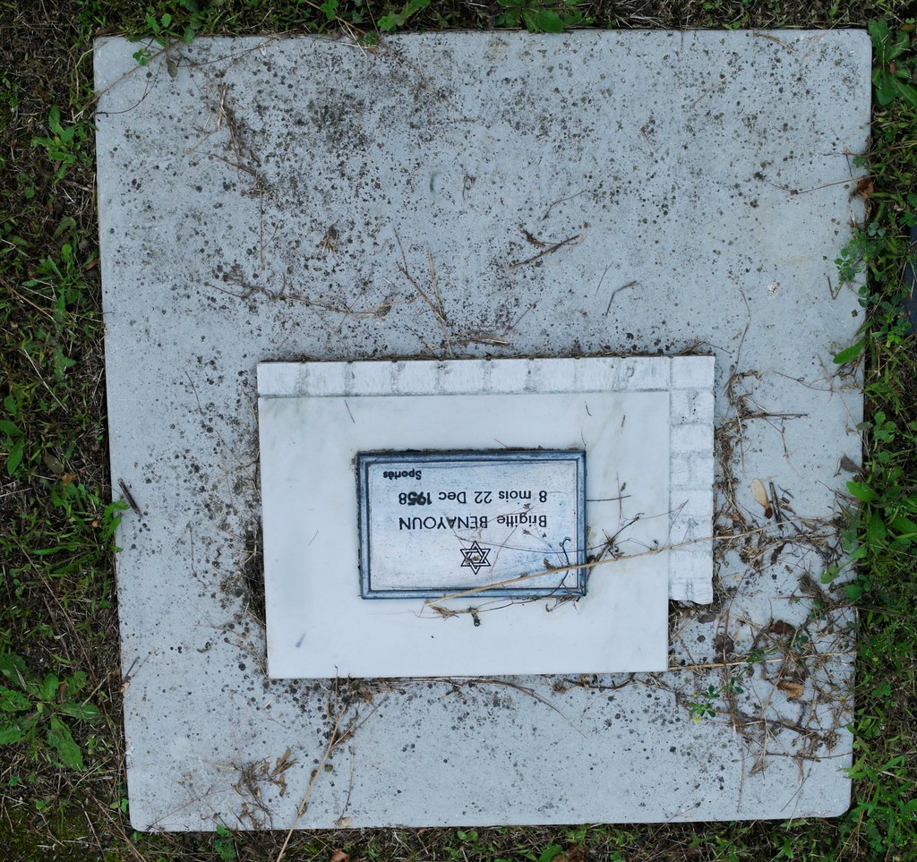 Cimetière parisien de Thiais Cimetière parisien de Thiais … Flickr