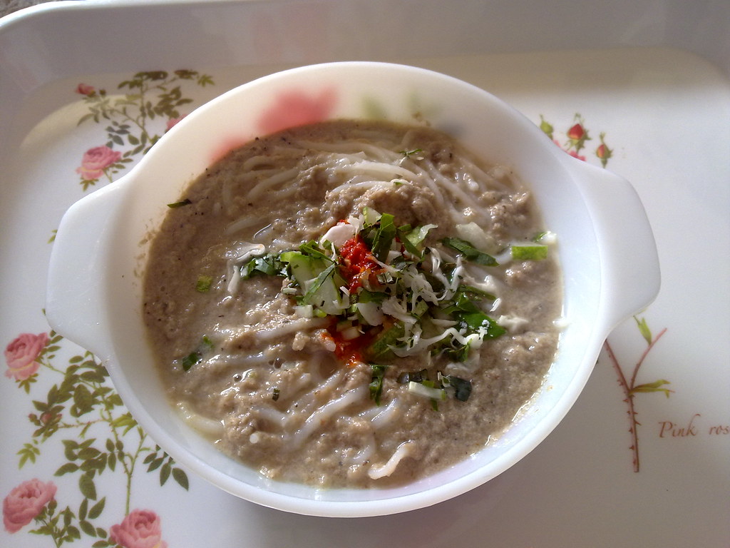 Laksa Kuah Lemak (Laksa Pahang) BAHAN 1 bungkus Laksa … Flickr