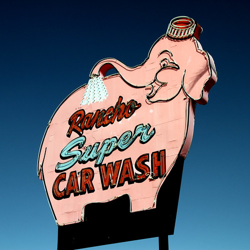 Pinky Scrub it up at the Elephant Car Wash in Rancho Mirag… Flickr