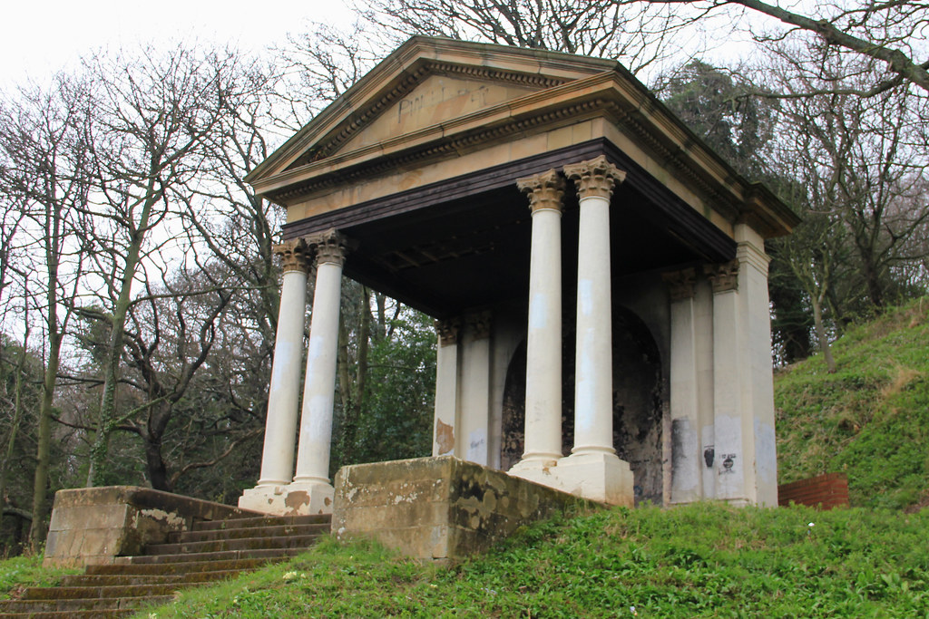 Barnard Castle railway station portico, Valley Gardens, Sa… Flickr