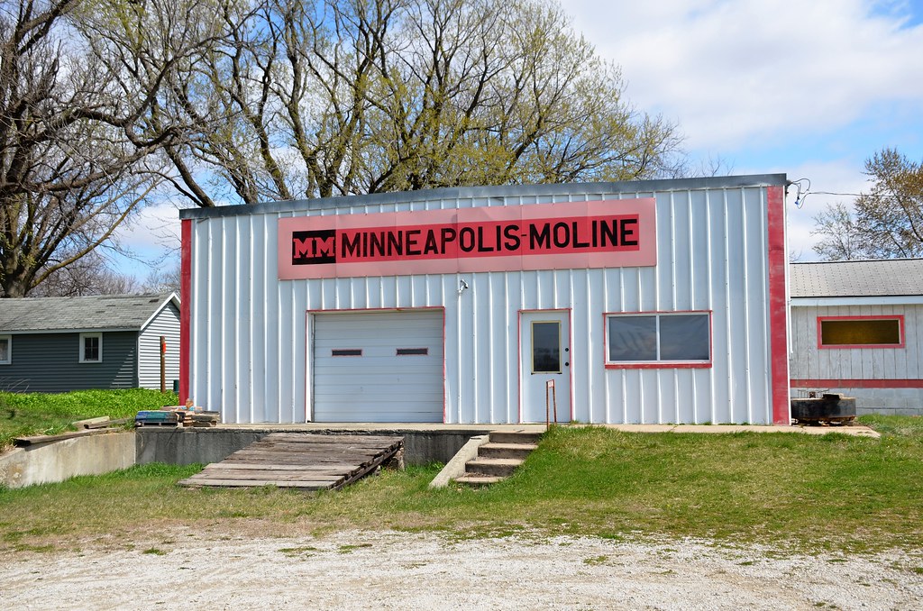 Iowa, Elliott, MinneapolisMoline The sign on the building… Flickr