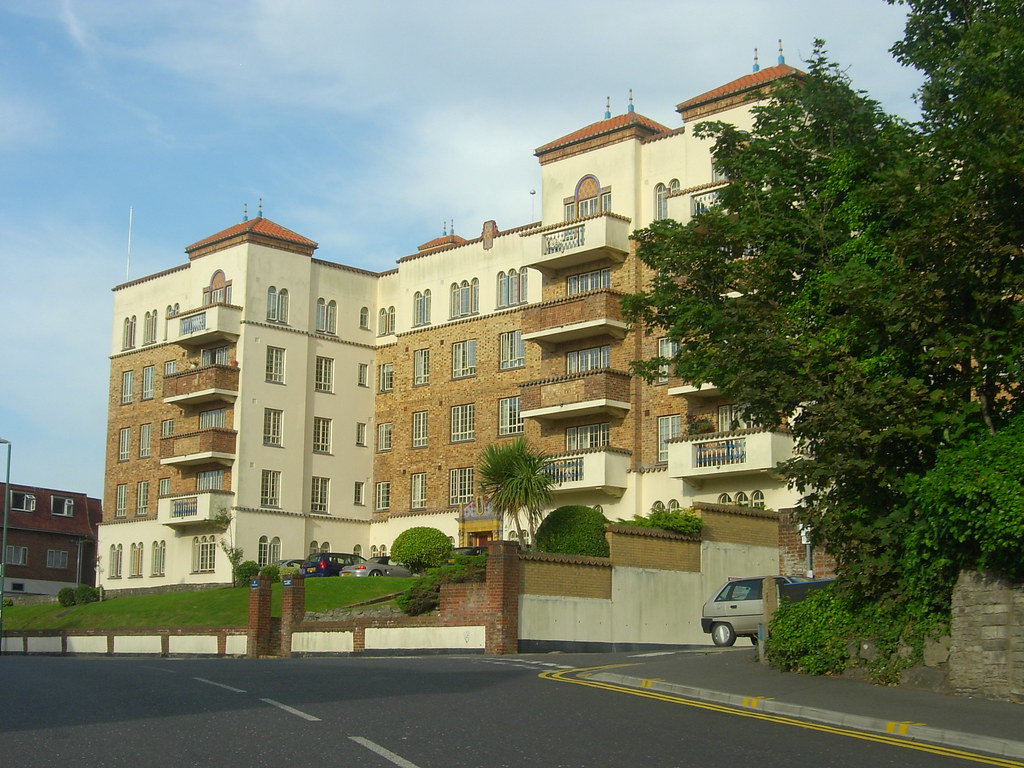 SAN REMO TOWERS. SEA RD / MICHELGROVE RD. BOURNE… Flickr