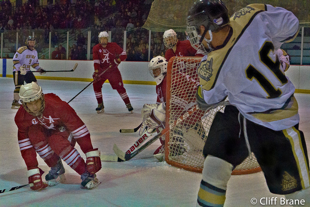 Alabama Frozen Tide Defending a Centering Pass Universit… Flickr