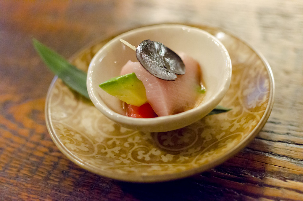 Rouge et Blanc Amuse Bouche Hamachi, avocado, grapefruit… Flickr