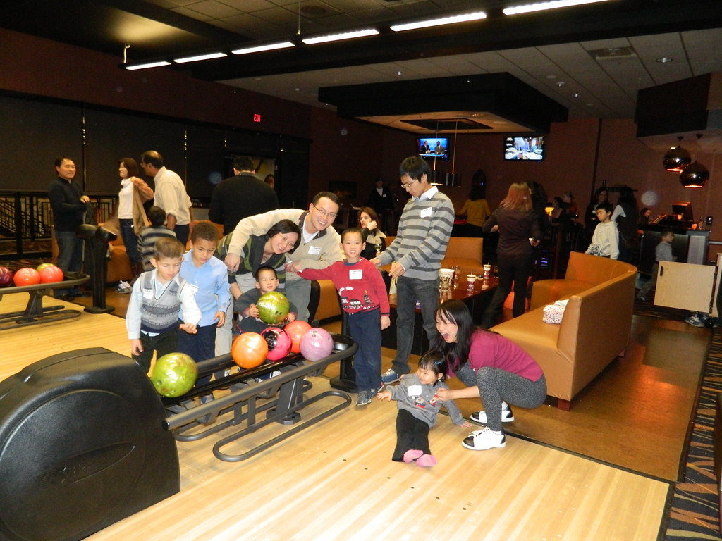 Bowling Fun Carl Liu, Tingting Yan Joanne Collins Flickr
